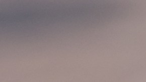 Esta manguera destaca por su diseño expandible, ya que se alarga automáticamente hasta 2.5 veces su tamaño con la presión del agua.