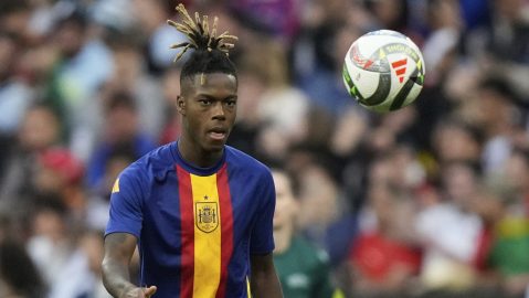 Nico Williams durante un encuentro con la selección de España