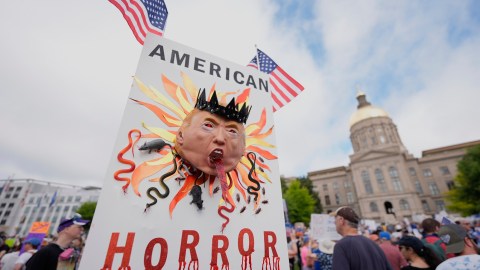 En fotos: así fueron las masivas protestas contra el "autoritarismo" de Trump