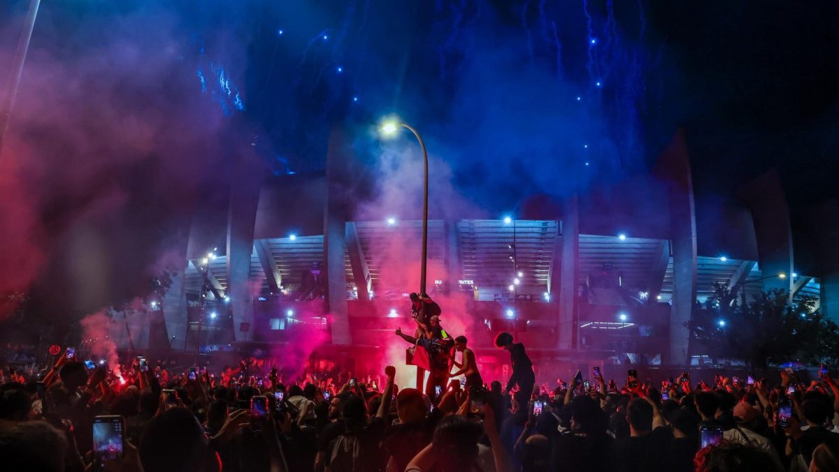 "Unos bárbaros" empañaron celebraciones del PSG, según gobierno de Francia