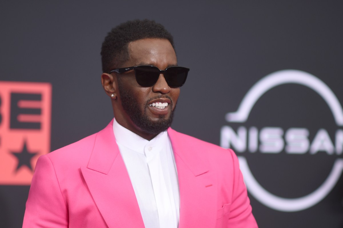 Mujer interrumpe el juicio contra Sean 'Diddy' Combs para defender al rapero