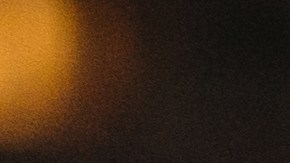 Con una buena computadora, organización y disposición, un trabajo remoto por las noches es pan comido.