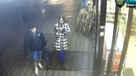 Pareja sospechosa de ataque violento en bodega de NYC.