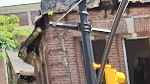 El vendedor de granizados Miguelito Santos se prepara para un gran día de ventas.