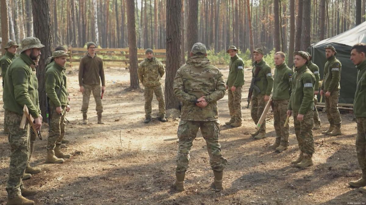 Zelenski autoriza reclutar soldados mayores de 60 años
