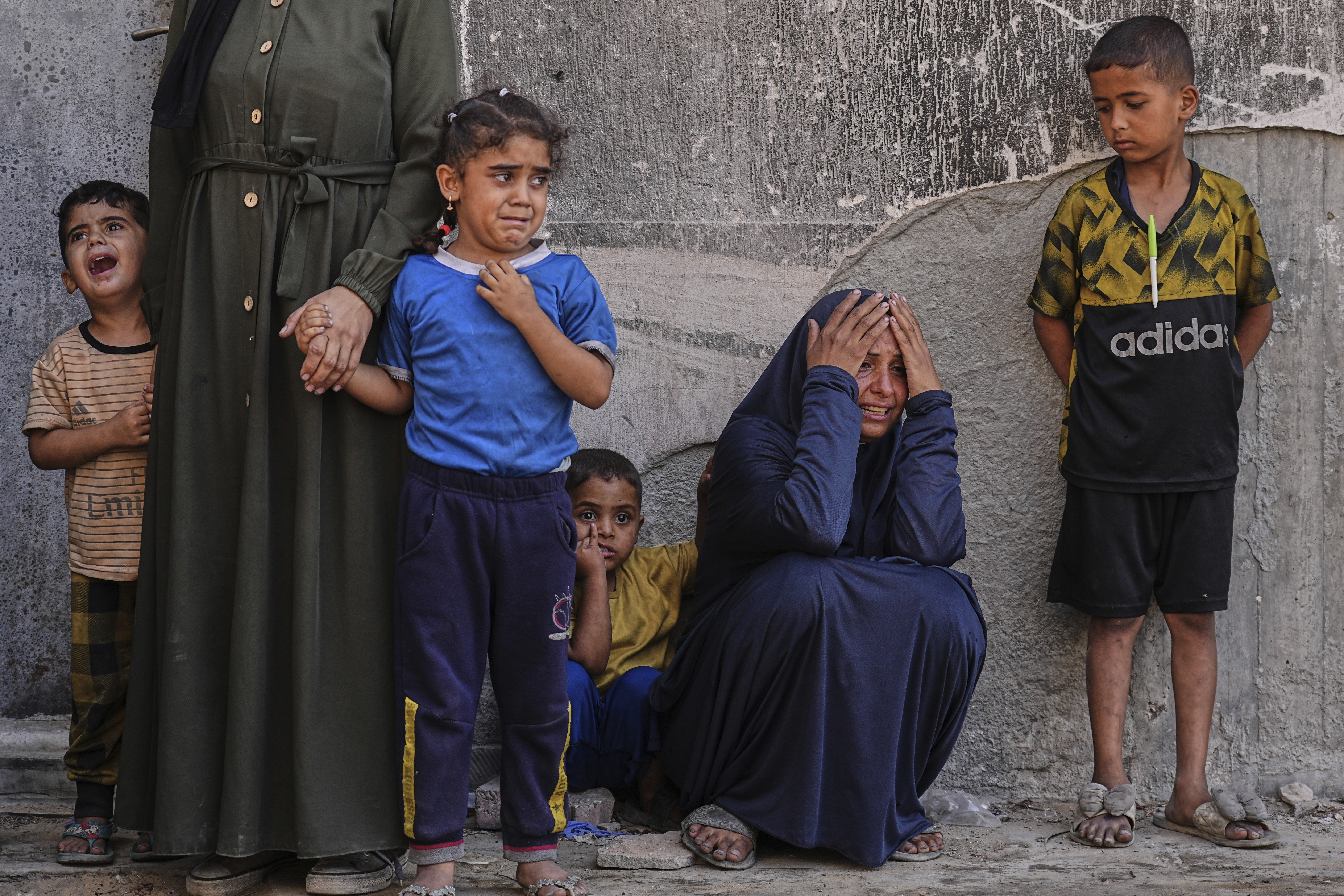 Ataques israelíes en Gaza durante el día dejan 60 personas muertas
