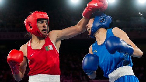 Imane Khelif contra Yang Liu en los Juegos Olímpicos de París 2024.