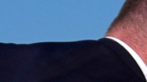 Donald Trump, entonces candidato presidencial republicano, es rodeado por agentes del Servicio Secreto de Estados Unidos en un mitin de campaña, el 13 de julio de 2024, en Butler, Pensilvania.