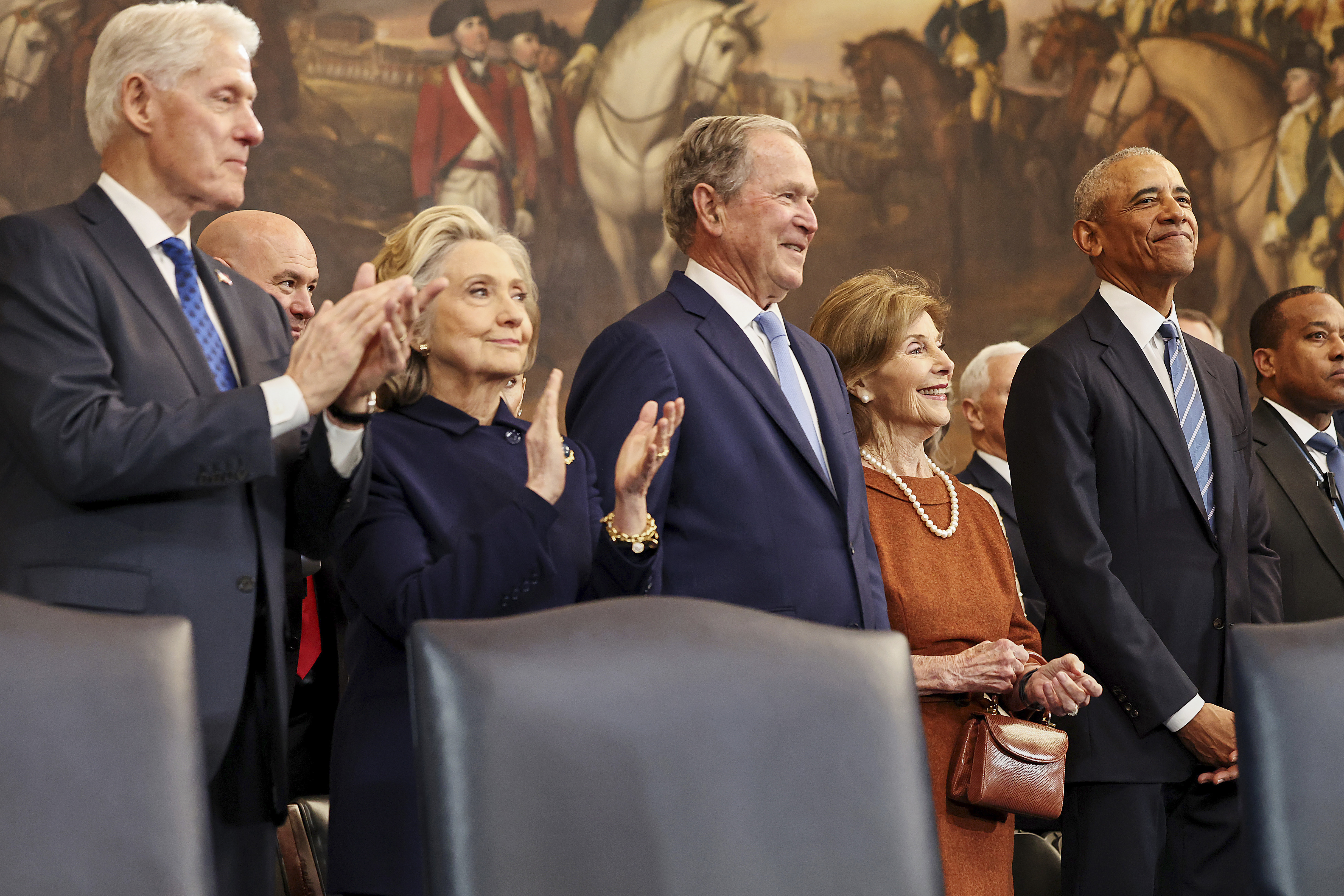 Obama, Bush y Clinton se solidarizan con afectados por inundaciones en Texas
