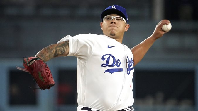 Scott Boras afirmó que el mexicano Julio Urías "tiene la intención de continuar su carrera en MLB"
