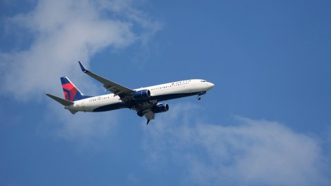 El avión iba a despegar con destino a Los Ángeles.