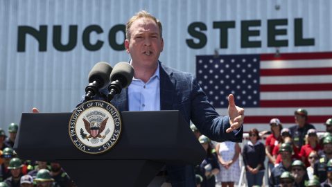 Zeldin alegó que está a favor de una menor contaminación y presentó las normas sobre emisiones como una distracción, afirmando que "este es un asunto económico".