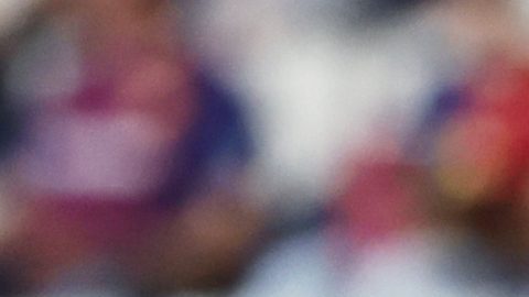 Lamine Yamal durante un calentamiento con el Barcelona.