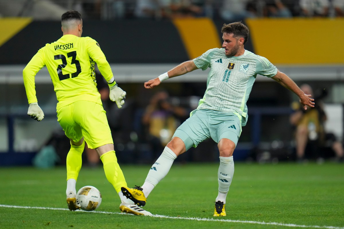 "No nos preocupa": Santi Giménez habla sobre la falta de gol de la selección mexicana