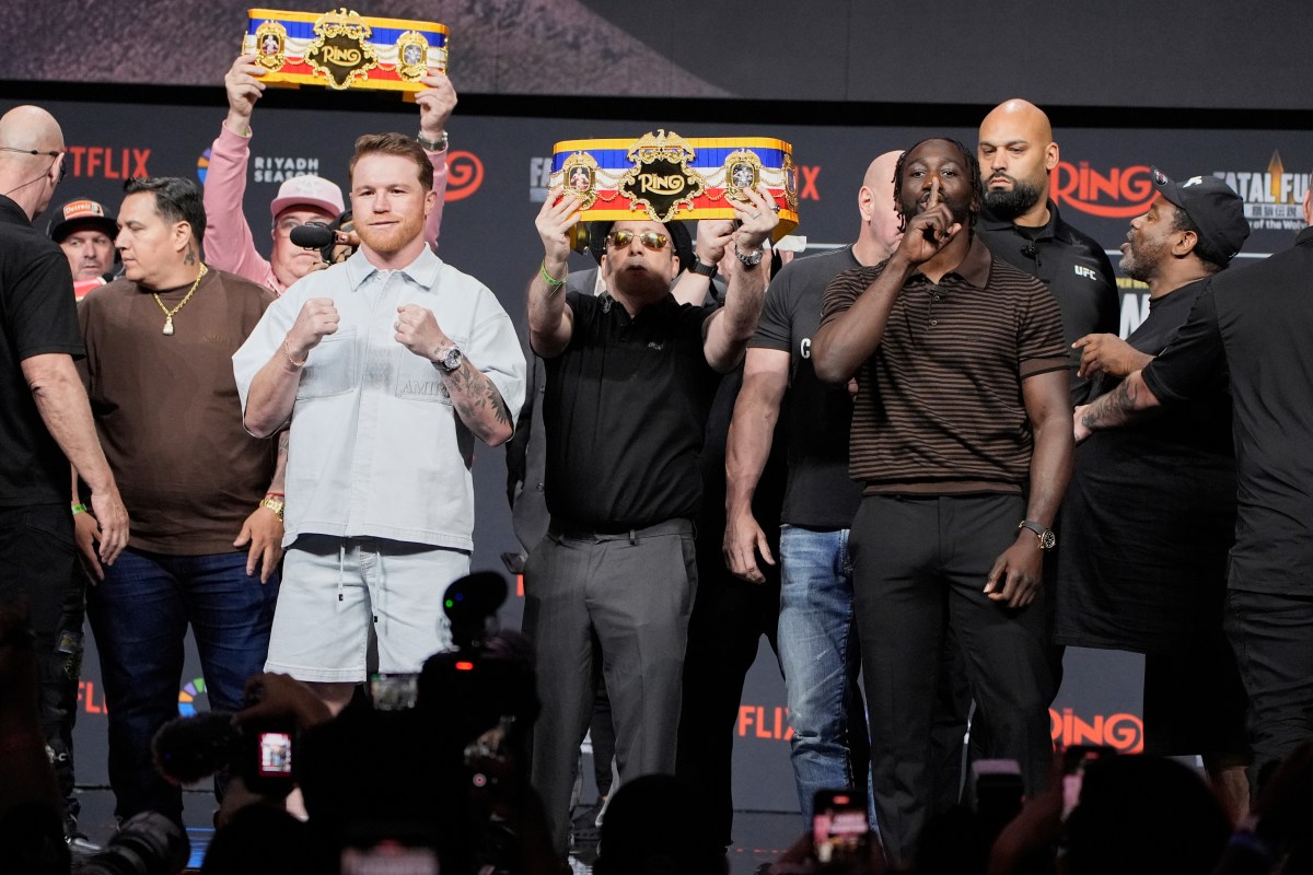 Julio César Chávez asegura que triunfo de Crawford sobre Canelo sería una "gran decepción"