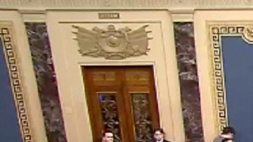 Republicanos aspiran que se promulgue antes del 4 de julio.