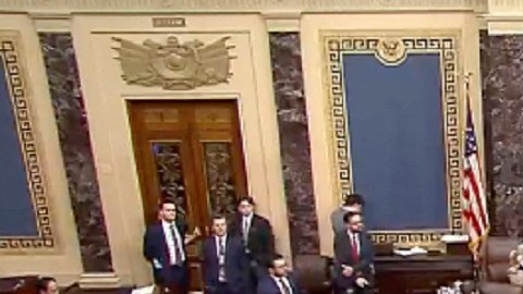 Republicanos aspiran que se promulgue antes del 4 de julio.