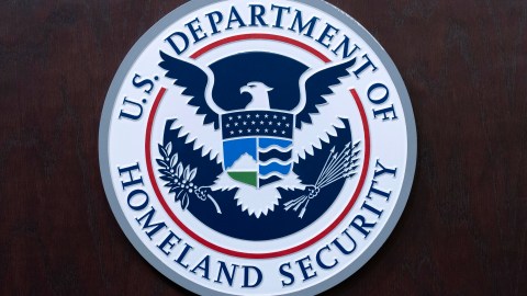 El sello del Departamento de Seguridad Nacional de Estados Unidos (DHS).