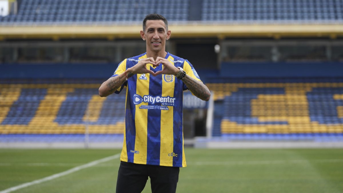 Ángel Di María regresa entre lágrimas y con gol al fútbol argentino