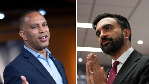 El líder de la minoría en la Cámara, Hakeem Jeffries, y el candidato demócrata a la alcaldía de NYC, Zohran Mamdani.