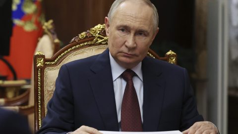 Para Putin todo es insuficiente. Sigue insistiendo en la capitulación de Kiev. Prefiere una guerra a una paz rentable.