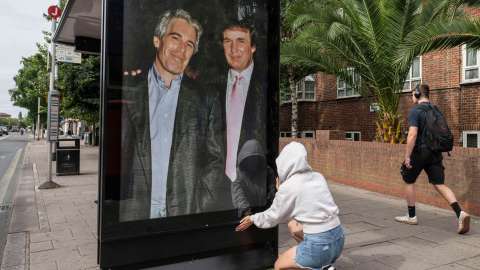 Trump presentó una demanda formal contra el periódico.