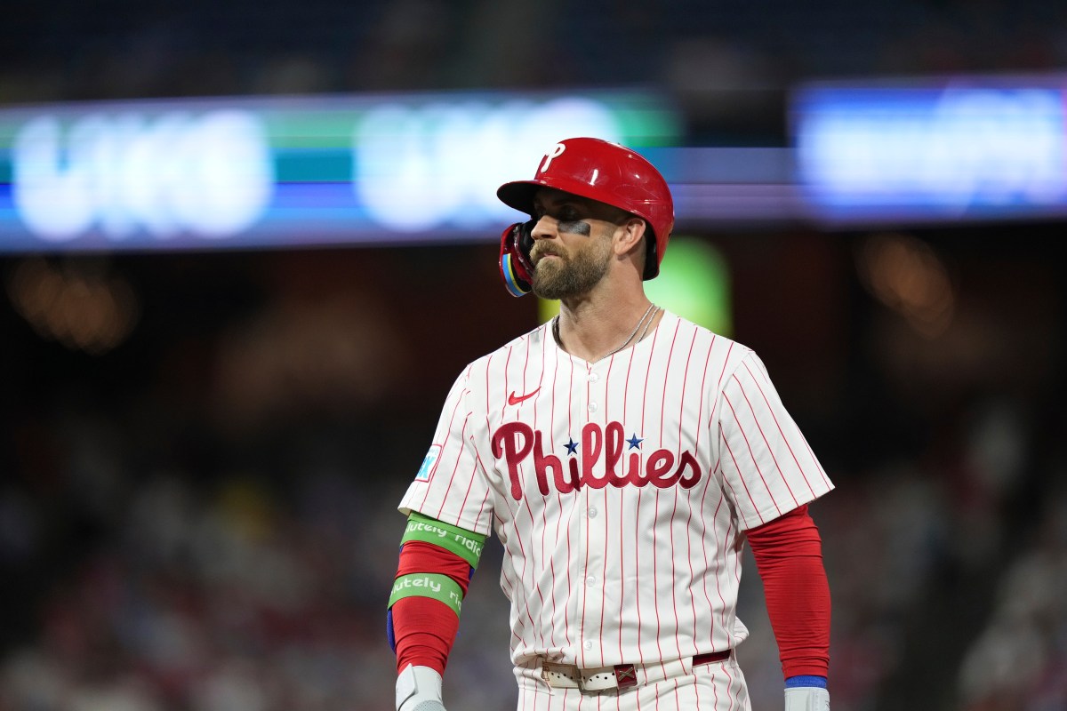 Tensión en la MLB: Bryce Harper choca con Rob Manfred tras visita del comisionado