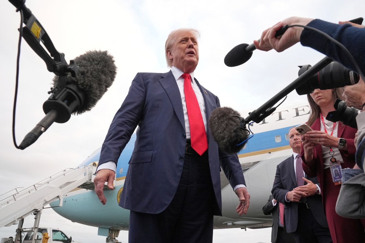 Trump dice que la inmigración irregular es "una invasión que está matando a Europa"