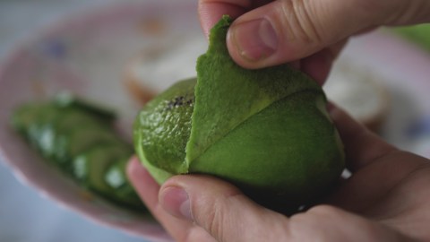 El aguacate puede experimentar un proceso acelerado si no se guarda de la manera correcta.