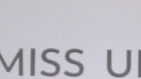 Alicia Machado, capitana del equipo Esmeralda y Jacky Bracamontes, conductora de Miss Universe Latina.