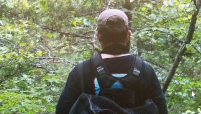 La Oficina del Sheriff del Condado de Washington publicó un boceto del sospechoso para su búsqueda.