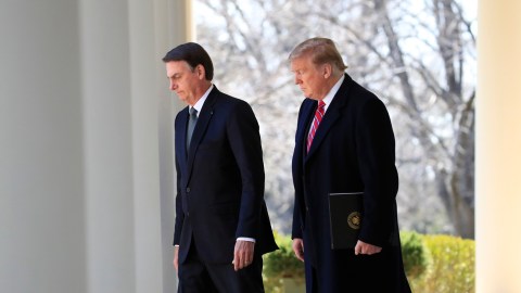 Donald Trump anunció un arancel a Brasil por el juicio político emprendido contra el expresidente Jair Bolsonaro.
