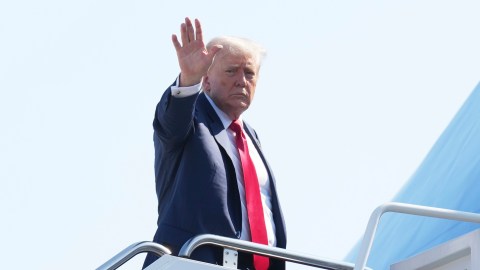 Donald Trump aseguró que con su política arancelaria el Tesoro ha recibido grandes cantidades de dinero.