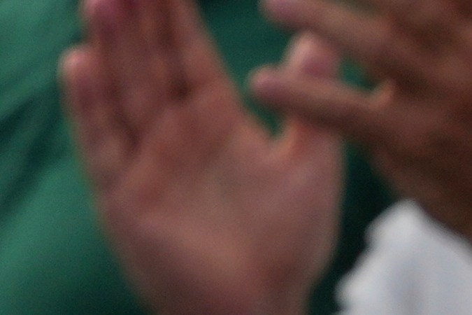 Eiza González apoya a su pareja Grigor Dimitrov durante su retiro por lesión en Wimbledon 2025. La actriz comparte emotivos mensajes en redes sociales