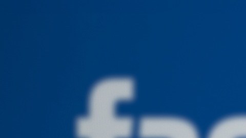 Facebook enfrenta acusaciones de compartir datos privados de sus usuarios sin su consentimiento.