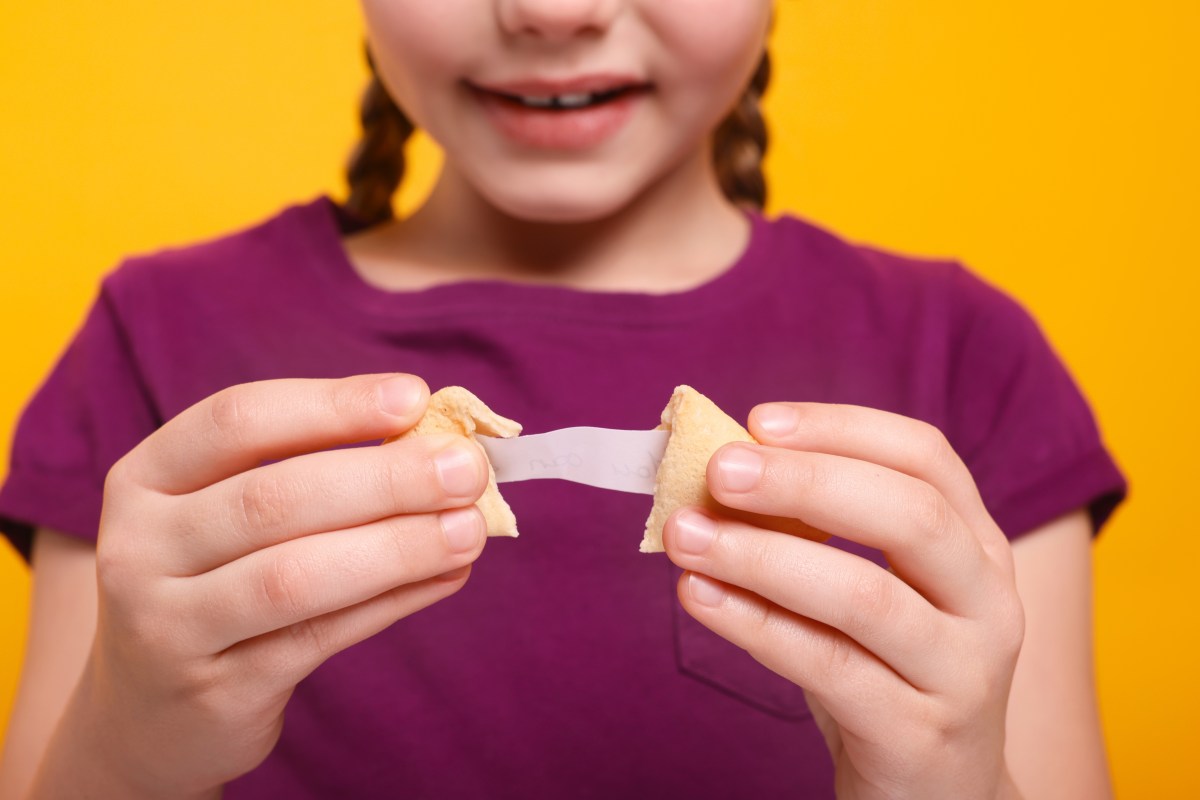 Ganó $50,000 con los números de una galleta de la suerte de su hija: “Fue difícil de creer”
