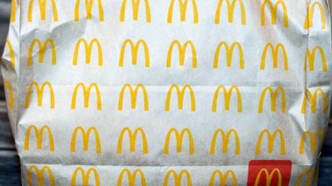 McDonald's estrena nuevos productos esta semana: los Spicy McMuffin y Snack Wraps.