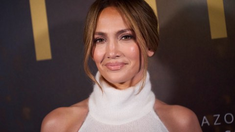 Jennifer López cumplió 56 años.