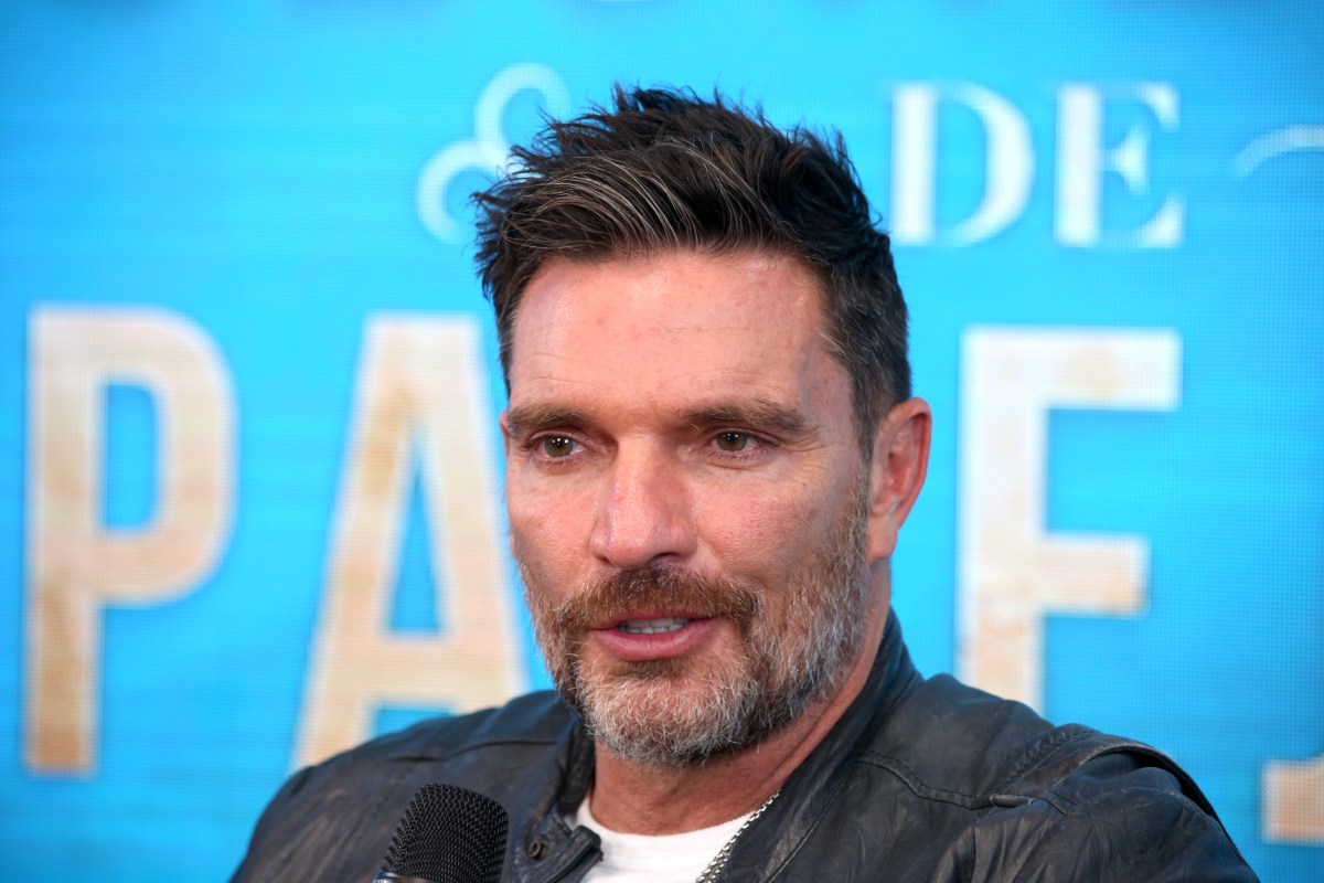 Julián Gil revela la realidad de su infancia en un hogar con alcoholismo