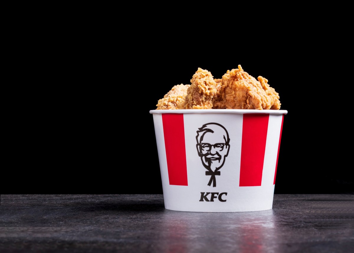 ¡Pollo frito gratis! KFC regalará un balde a todos sus clientes: cómo aplicar