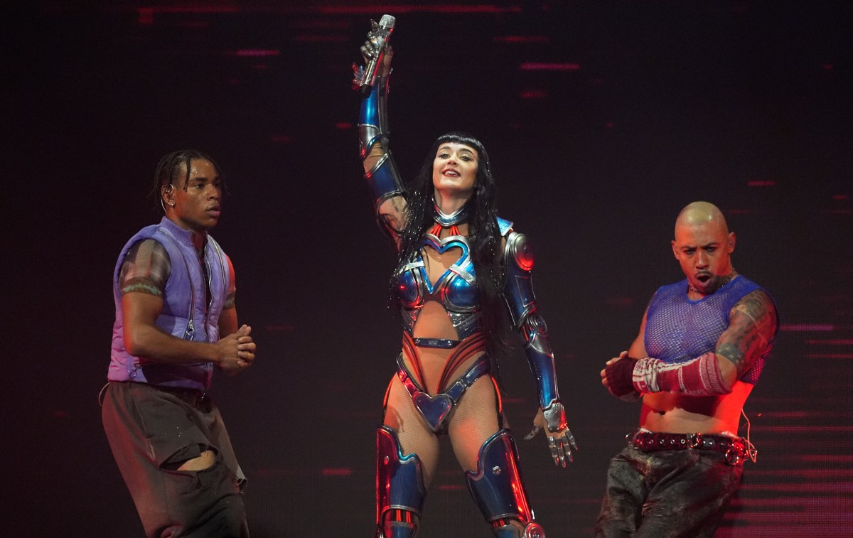 Katy Perry vive un aterrador momento en medio de un concierto en San Francisco