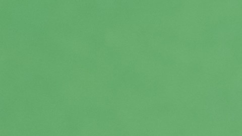Disfruta de una deliciosa limonada de pepino para reponer electrolitos.