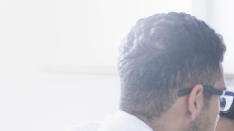 Los programas extraescolares ayudan a menores de familias de escasos recursos a completar su educación.