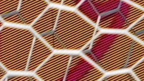 Kylian Mbappé remate de media chilena.