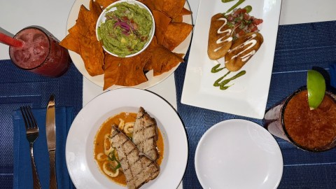 El menú del restaurante fue creado por el experimentado chef Jorge Pareja.
