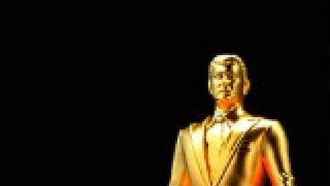 Trump promociona un perfume con una figura de sí mismo inspirado en su victoria electoral