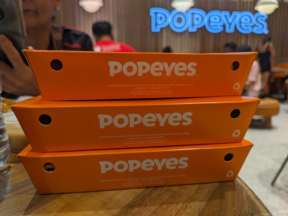 Popeyes ofrece una salsa estilo sureño y un nuevo plato en su menú este verano