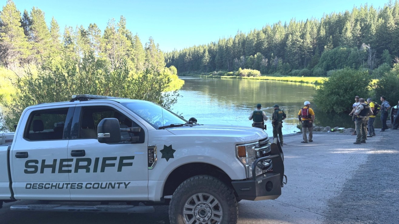 Rescatistas-Oregon-buscan-desaparecidos-cascada