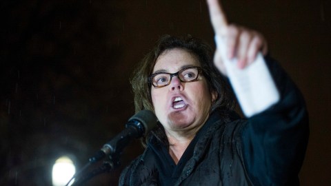 Donald Trumo dijo que Rosie O'Donnell "no favorece los intereses de nuestro Gran País".
