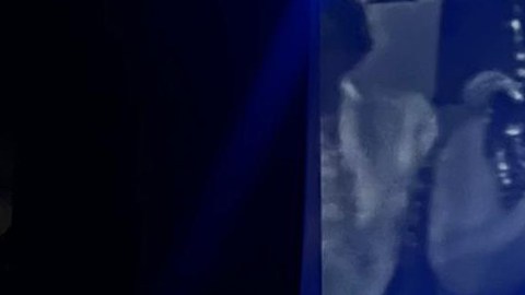 Josean Ortiz en la obra sobre Tite Curet Alonso.